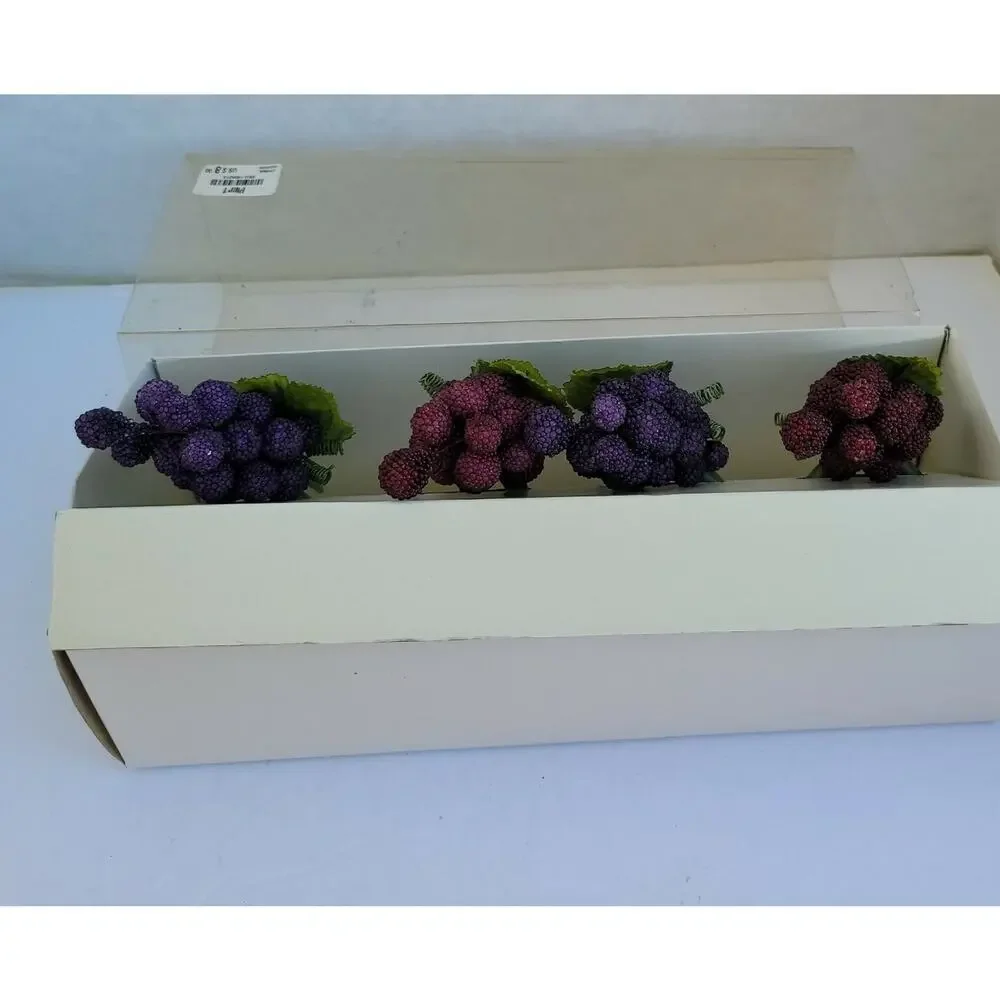 Pier 1 Beaded Fruit GRAPES Napkin RINGS Holders Set of 4 Tablescape Decor